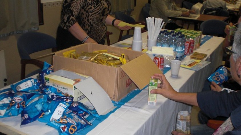 En acabar la donació, es repartia menjar i beure per recuperar forces, així com d'altres obsequis.