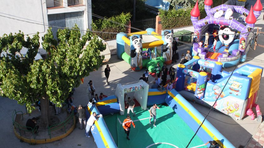 Els inflables amb el futbolí de protagonista.